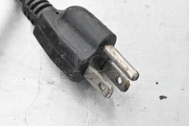Vito 80 Stainless Steel Fryer Oil Filter System plug, showing standard 100-120V, 1 Phase compatibility.