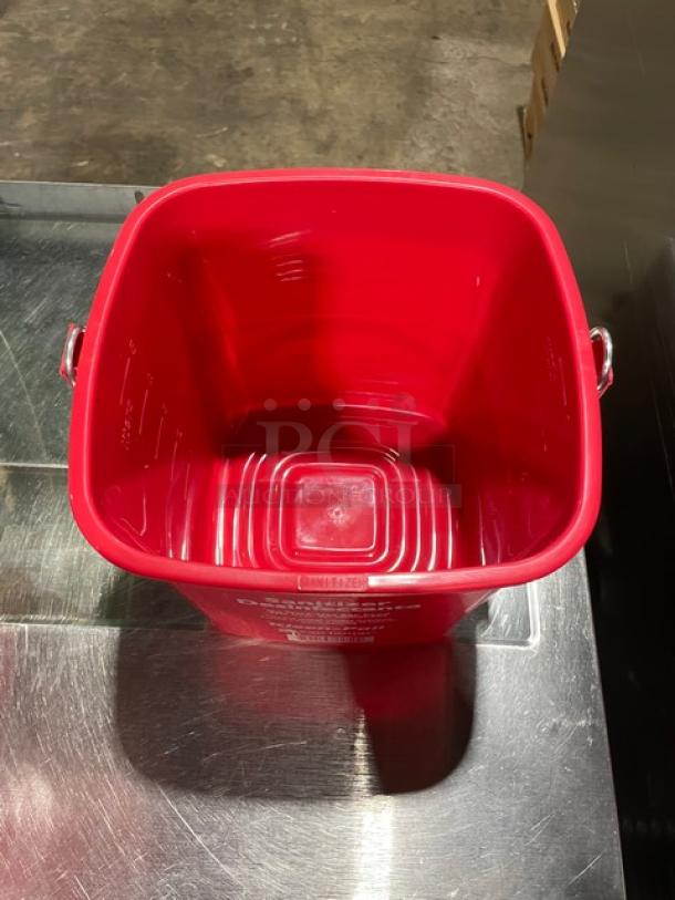 New San Jamar Kleen-Pail Series Model KP196RD, red 6 qt. sanitizer pail, commercial grade, metal handle, pristine condition.