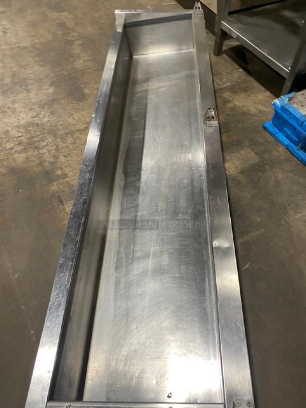 Avantco commercial stainless steel refrigerated countertop prep rail, used condition, sleek design, ideal for food prep stations.