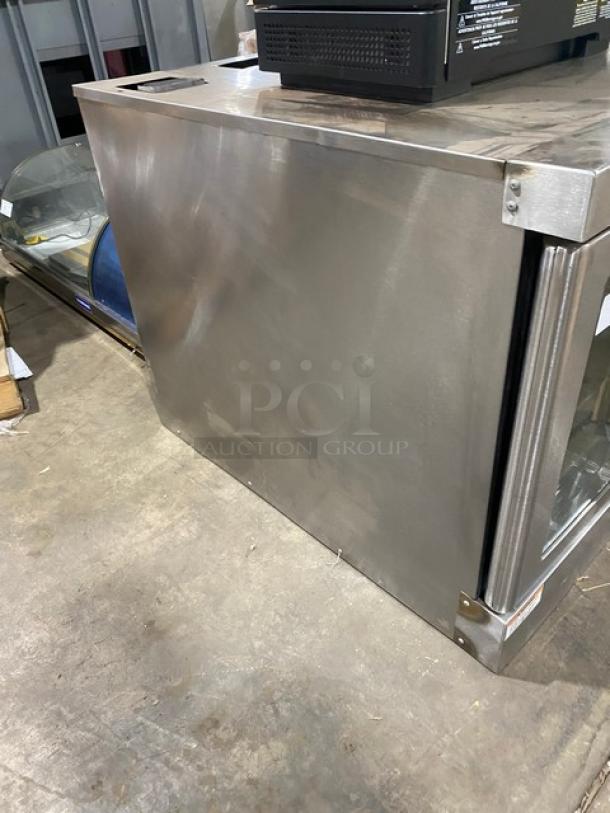 Vulcan commercial stainless steel convection oven, natural gas, single stacked, thermostatic control, wired racks included.