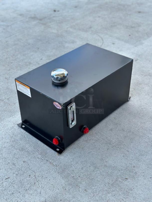 Brand new 5-gallon hydraulic fluid reservoir tank, 14-gauge steel, FNPT ports, size 15x9x8in, with integral mounting foot.