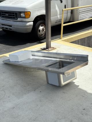 Brand new Regency 600ST2472R one compartment sink with left drainboard, scratch and dent condition, steel finish.