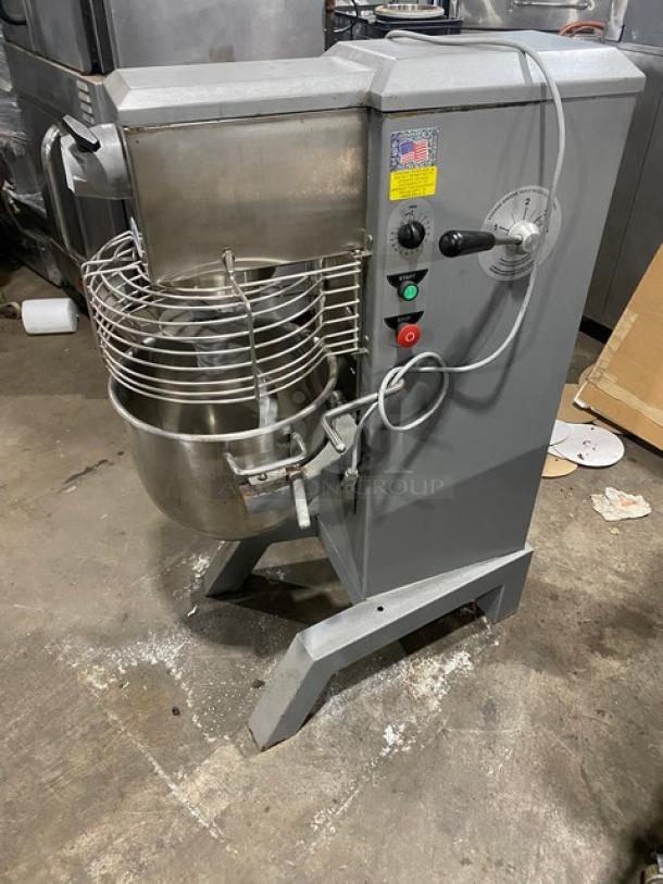 Univex SRM30+ 30 Qt planetary mixer, commercial model with splash guard, stainless steel bowl, and dough hook. 115V, 1 phase.