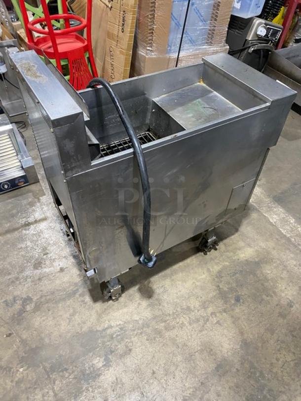 Pitco Frialator SFSG18-US stainless steel commercial fryer, natural gas, 140,000 BTU, on casters, used condition.