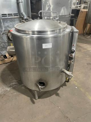 Groen 40-gallon commercial stainless steel steam jacketed kettle, model AH/1-40. Features knob, faucet, and legs.