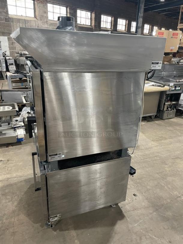 Unox ChefTop MIND.Maps Plus Combi Oven, model XAVC-06FS-EPR, stainless steel, electric, built-in hood, touch menu, on casters.