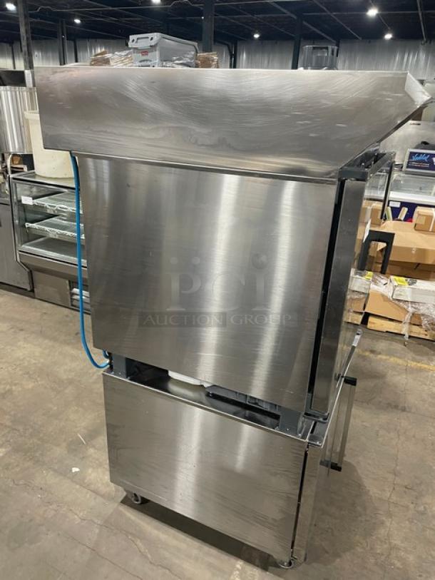 Unox ChefTop MIND.Maps Plus Combi Oven, stainless steel, model XAVC-06FS-EPR, built-in hood, programmable menu, on casters.