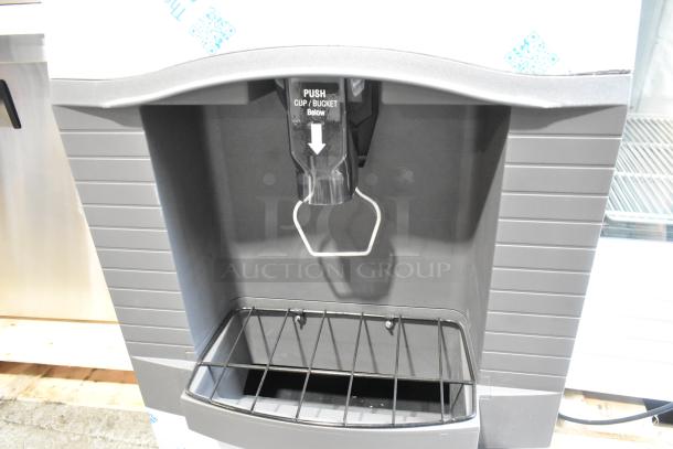 BRAND NEW 2024 Manitowoc SPA162-161 22" touchless hotel ice dispenser, 120 lb. capacity, 115V, 1 phase, scratch and dent condition.