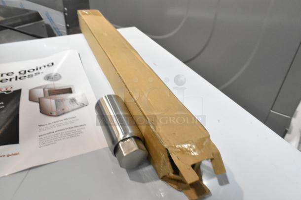 Box and packaging for Avantco 177CO46M stainless steel countertop convection oven with moisture injection.