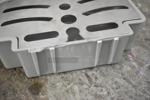 Avantco 177RDM32 beverage machine base, close-up view. Metal construction, no drip tray. 120V, 1 Phase.