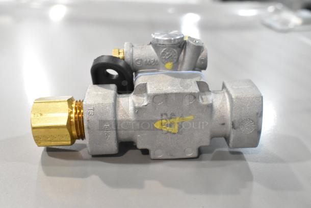 Blodgett 55127 1/4" safety valve, brand new, showing minor scratches. Suitable for high-efficiency burner use.