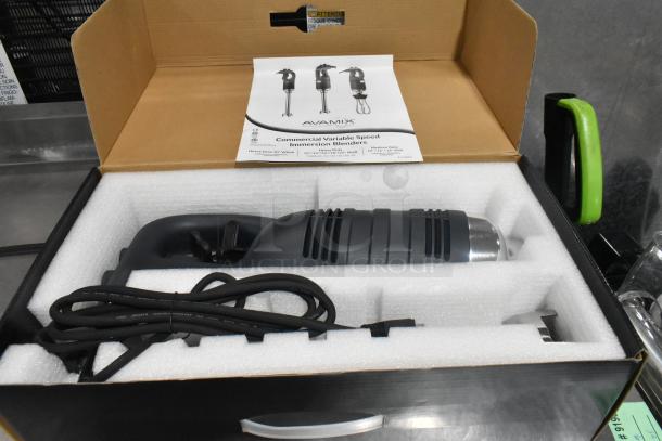 Brand new 2024 AvaMix 928IBHD18 18" heavy-duty immersion blender in box. 1 1/4 hp, variable speed, 120V, scratch and dent condition.