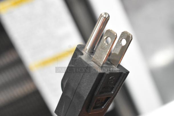 Close-up of a power plug for the AvaMix 928IBHD18 18" heavy-duty immersion blender. 120 Volts, 1 Phase.