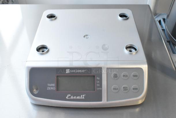 San Jamar Escali SCDGM33 33 lb. digital scale, scratch and dent, features tare function, multi-unit display, new condition.