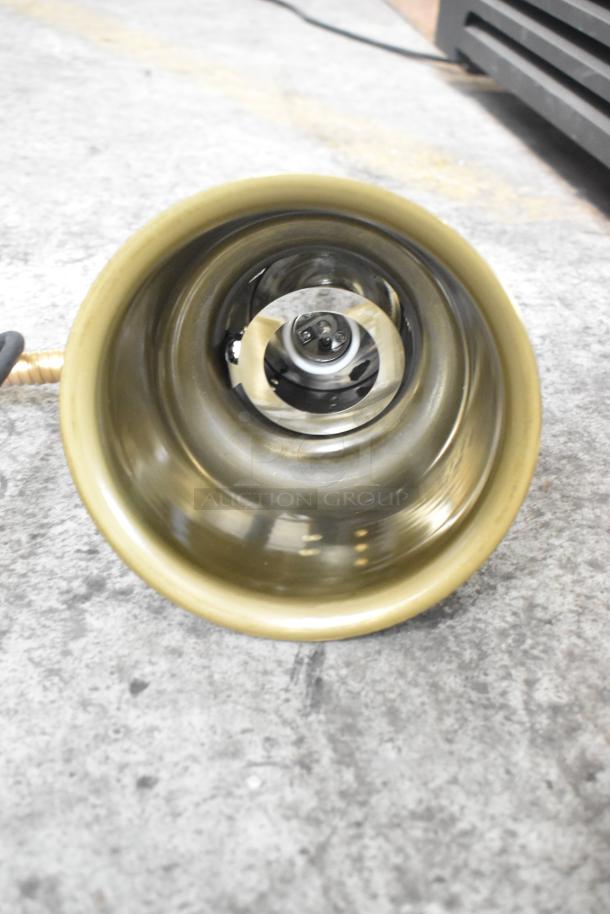 Cambro CK2502B004 gold finish warming lamp, brand new with minor dents. 115 volts, 1 phase.