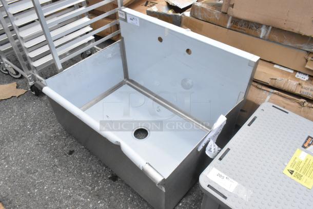 Brand new Steelton 522US13624 36"x24"x14" utility sink for 8" faucet, with minor cosmetic flaws. Ideal for commercial use.