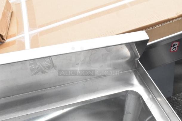 Brand new Regency 600IB2130C0 21"x30" underbar ice bin by Clark. Features cold plate and bottle holders. Minor scratches visible.