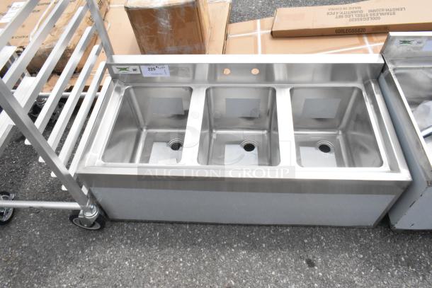BRAND NEW Regency 600B31014 stainless steel 3 bay sink without legs, scratch and dent condition.