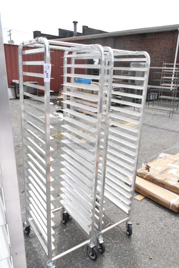 Brand new Regency 600STPR20KD 20 Pan Aluminum Steam Table Pan Rack on commercial casters. Scratch and dent condition.