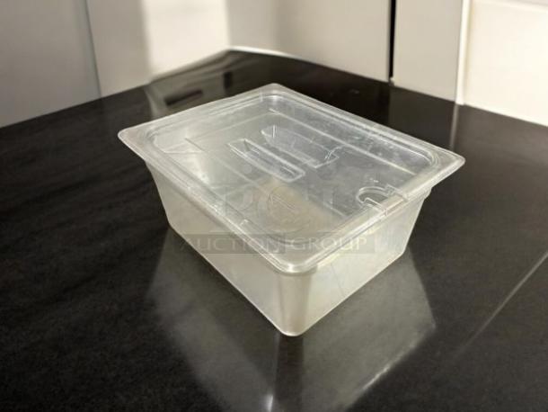Welshine 1/2” clear food storage container with lid. In great condition, durable plastic, stackable design, ideal for kitchen use.