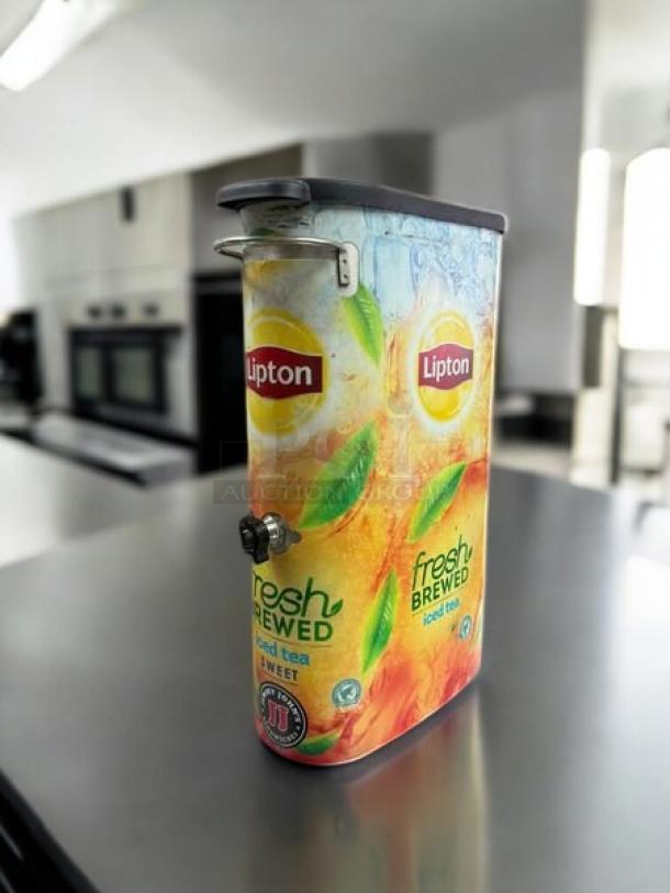 Bunn TDO-N-3.5 Narrow Iced Tea Dispenser, 3.5 gallons, Lipton branding, excellent condition, tested and working.