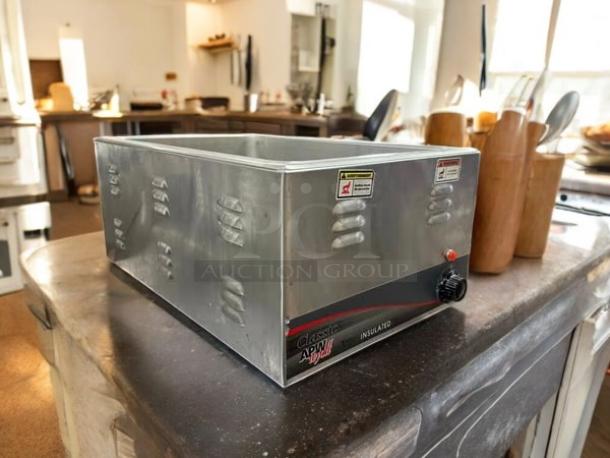 APW Wyott W-3VI countertop food warmer in excellent condition, features wet heat with one full-size pan well, 120v, tested and working.