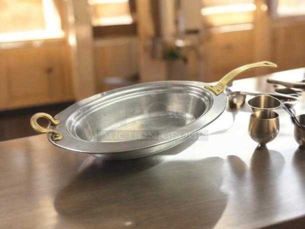 Bon Chef 5399HL 19"x11"x4" stainless steel oval food pan with brass handle, 6 Qt, Bolero design, excellent condition.