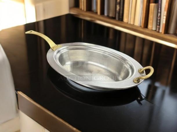 Bon Chef 5399HL stainless steel oval food pan, 19"x11"x4", with brass handle. Excellent condition, bolero design.