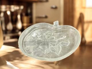 Apple-shaped crystal salad plate with floral design, excellent condition, part of an 8-piece set, elegant kitchenware.