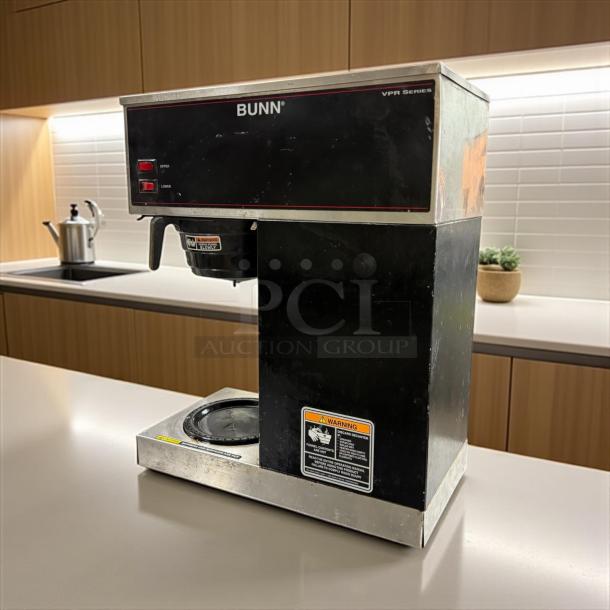 Bunn 33200.0017 VPR Pourover Coffee Brewer, black and silver, two warmers, tested and working, in excellent condition.