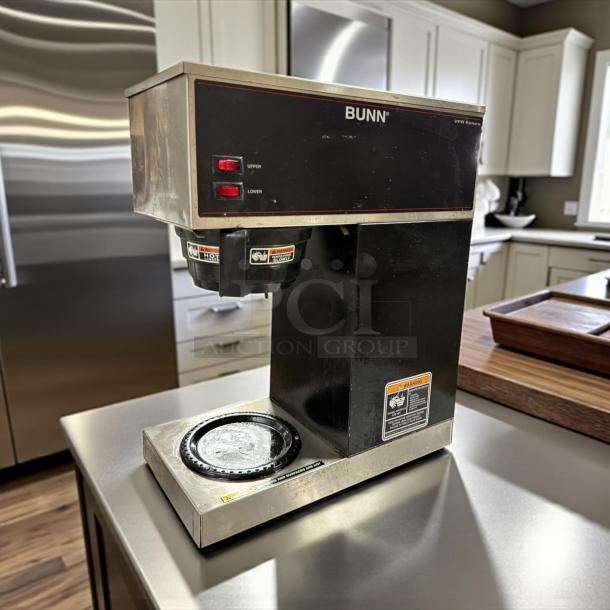 Bunn 33200.0017VPR Pourover Coffee Brewer with two warmers, fully tested and working, in excellent condition.