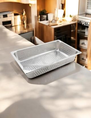Full-size 4" deep stainless steel hotel pan strainer with lid, excellent condition, perforated design for efficient draining.