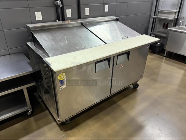 Everest Refrigeration EPBWR2 Mega Top Sandwich/Salad Prep Table, great condition, stainless steel, refrigerated base, 115v.