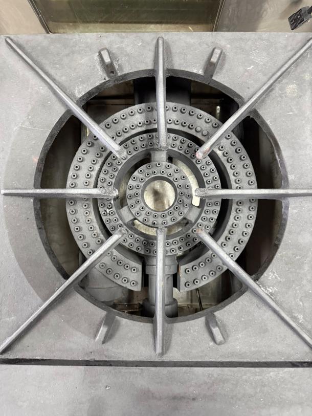 Great condition 3-ring gas commercial stock pot burner, tested and working, featuring durable metal construction.