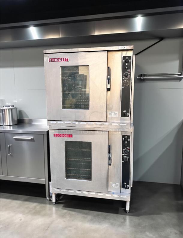 Blodgett AC500 natural gas convection oven, double stacked, extra capacity, tested and working, visible controls, stainless steel.