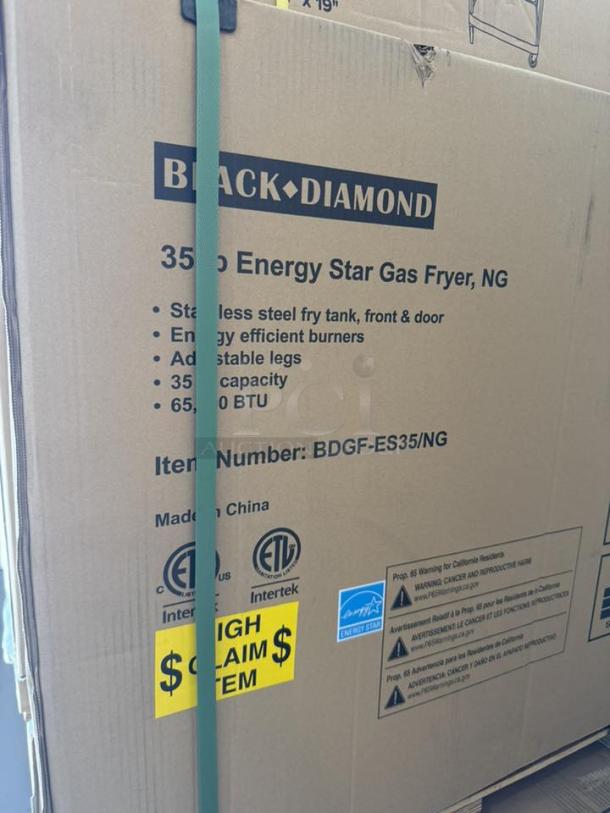 Alt text: Cardboard box packaging for Black Diamond BDGF-ES35/NG gas fryer, featuring a 35 lb vat capacity. New condition.