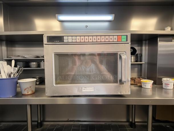 Panasonic NE-17723 1700W commercial microwave oven, 3-stage cooking, 230v, 1ph, great condition, tested and working.