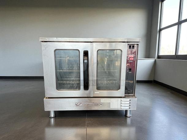 Southbend GB/15SC Marathoner Gold Series gas convection oven, stainless steel, single deck, great condition, tested working.