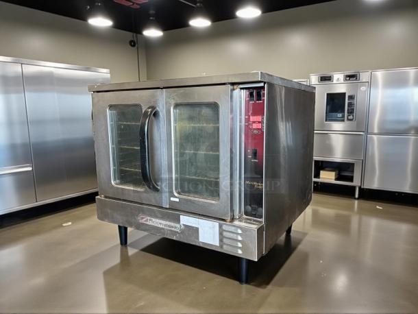 Southbend GB/15SC Marathoner Gold Series single deck gas convection oven. Stainless steel, tested and working. Great condition.