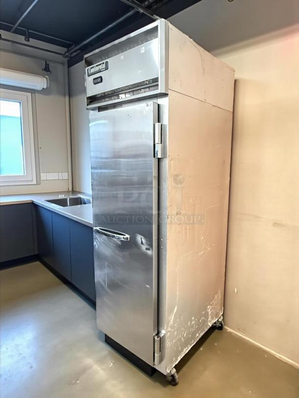 Continental 1FN 26" reach-in freezer, right hinge solid door, excellent condition, tested and working, 115v.