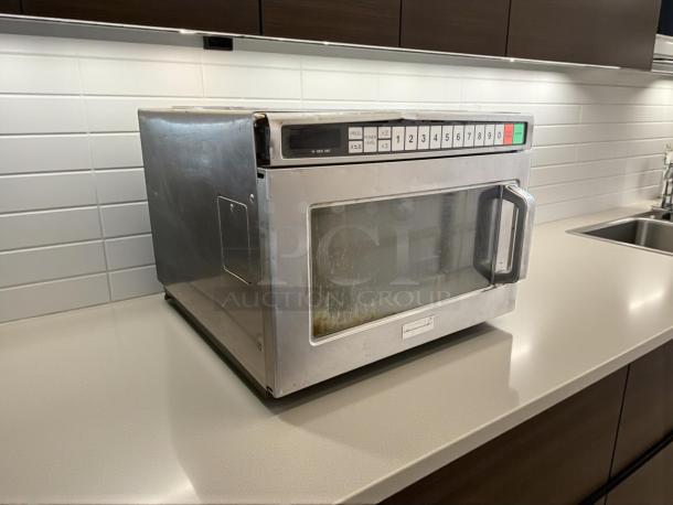 Panasonic NE-17723 1700W commercial microwave in good condition. Features 3-stage cooking, 230v, 1ph, tested and working.