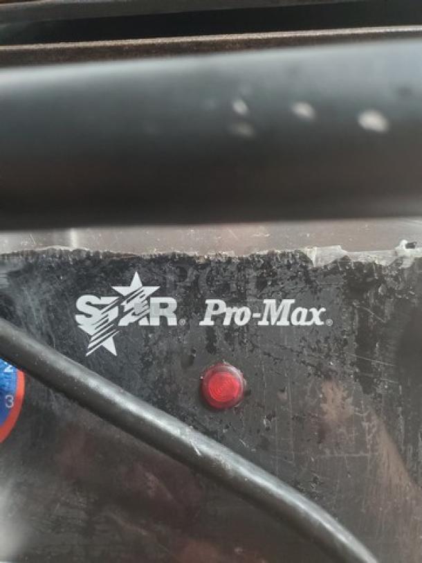 Pro-Max GR14I 14"x14" two-sided smooth grills, one handle missing a screw, visible Star Pro-Max branding.