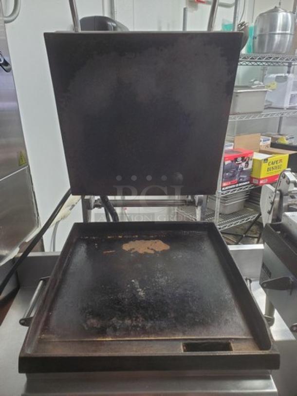 Pro-Max GR14I 14"x14" smooth grill, two-sided, one handle missing a screw, visible wear on surface, model GR14I.