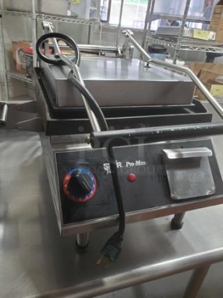 Pro-Max GR14I 14"x14" two-sided smooth grill, missing one handle. Features dial control, visible Pro-Max branding.