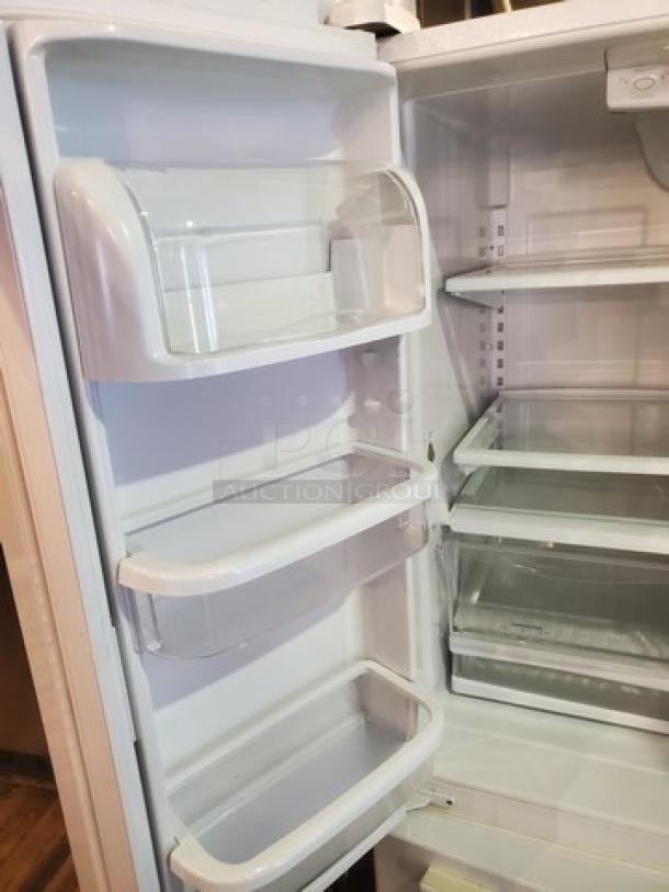 Whirlpool GX5FHTXVQ06 French Door Refrigerator, 24.8 cu. ft. Capacity, Interior Shelving, Door Bins, Clean Condition.