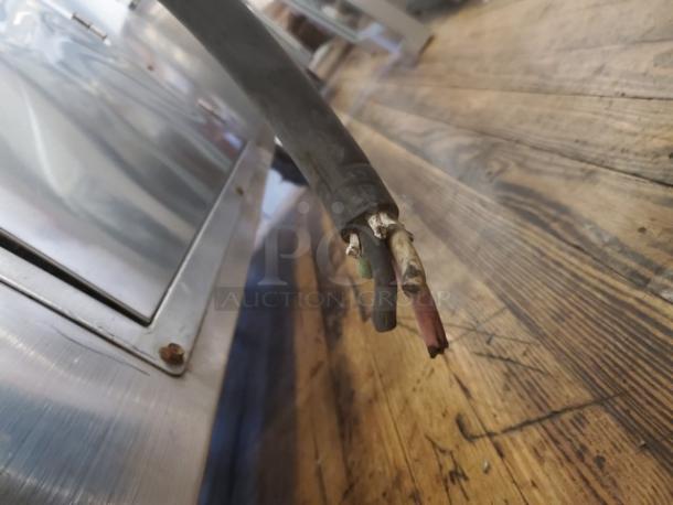 Shelley Steel by Delfield 5 Well Electric Steam Table with visible damaged plug. Needs new plug; one knob missing.