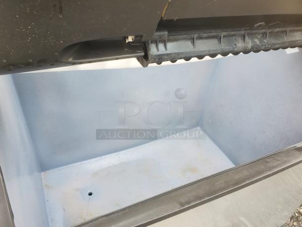 Manitowoc B-970 Ice Bin, 710 lb capacity, open interior view, clean condition.