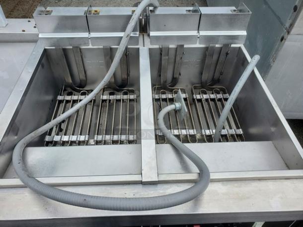 Hobart HFD50 Electric Fryer with twin baskets, stainless steel, 208v, 3 PH, clean condition, visible heating elements.
