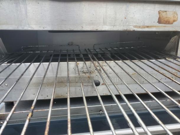 Tomlinson Fusion Premium Pizza & Snack Oven, Model 515, countertop, used condition, interior view with grills.