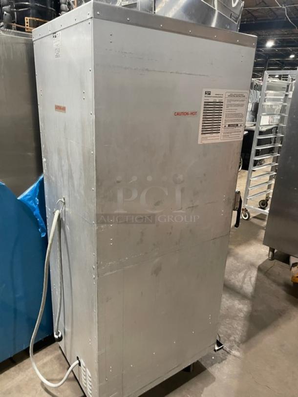 Metro C175-H(1)N heated holding/proofing cabinet, single glass swing door, built-in pan slides, on casters, electric powered.